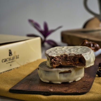 Cachafaz Alfajor de chocolate blanco con dulce de leche, 60 g (Caja de 12)